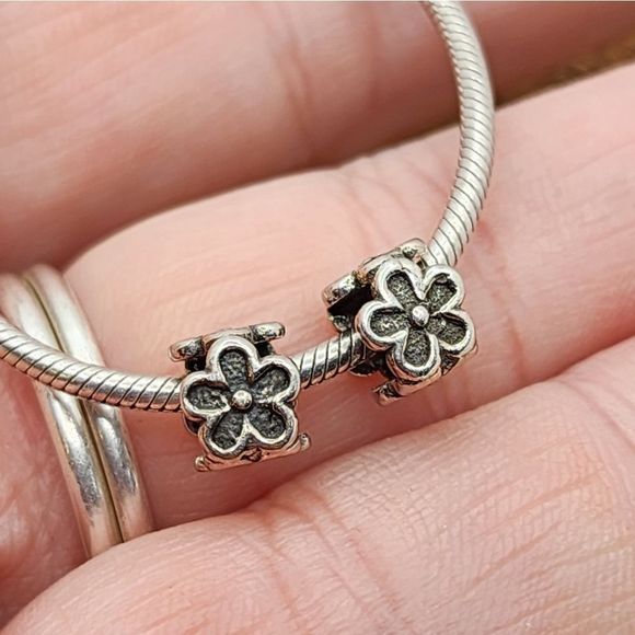 2 STERLING SILVER 925 DAISY FLOWER SPACER CHARMS FOR PANDORA BRACELETS - Picture 1 of 4